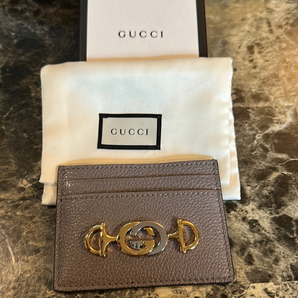 Gucci new  two tone gray card case